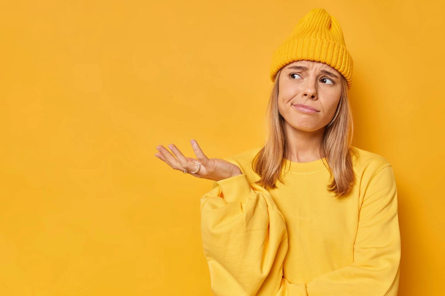 Une femme est perdue face à tous les compteurs d'énergie disponibles en Belgique